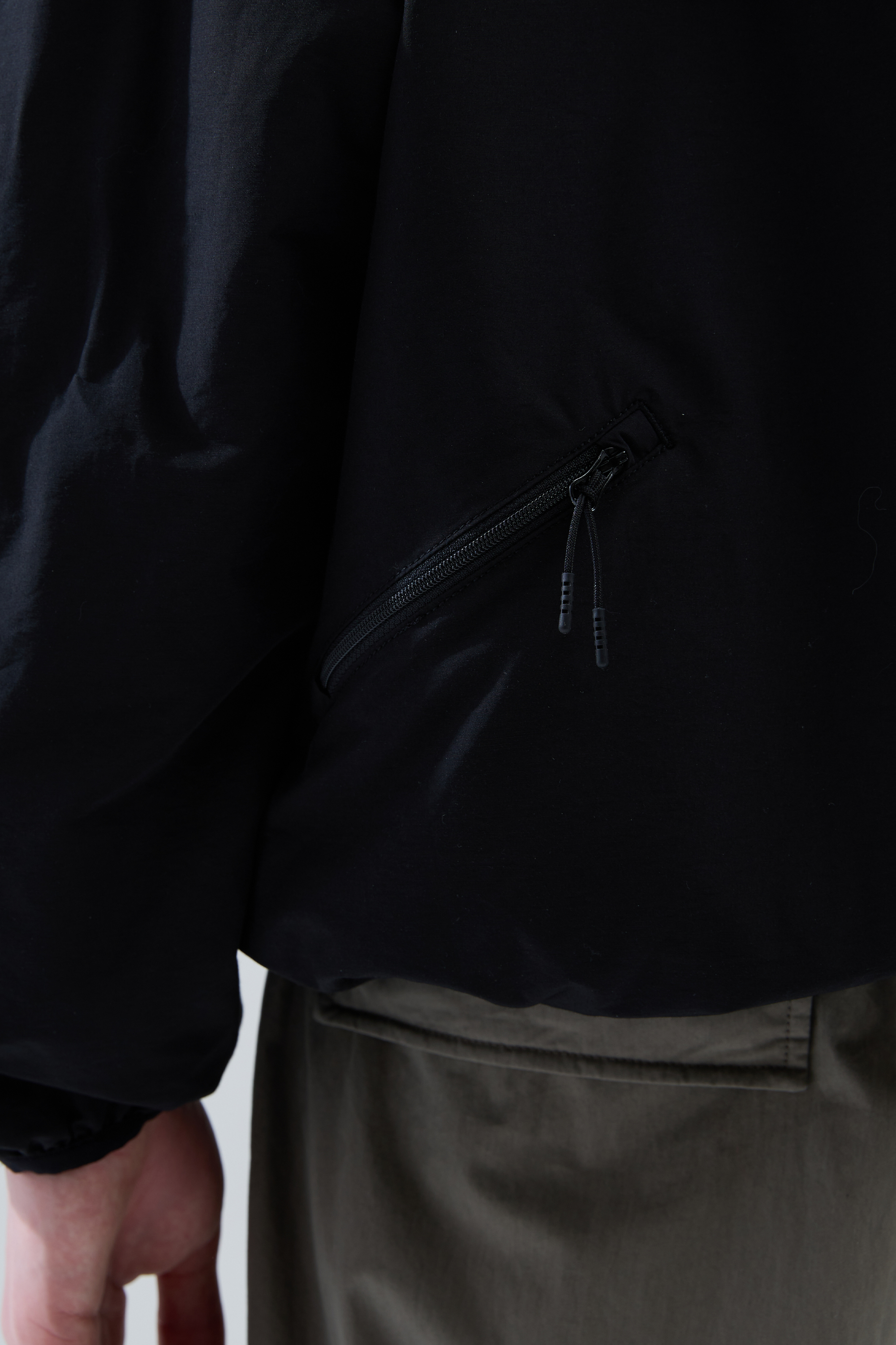 MUSINSA | HAVEOFFDUTY Crew Neck Insulated Warmup Shirt (Black)